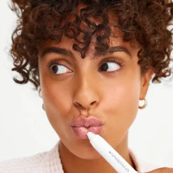 Wonder Blading 3-in-1 Lip Scrub